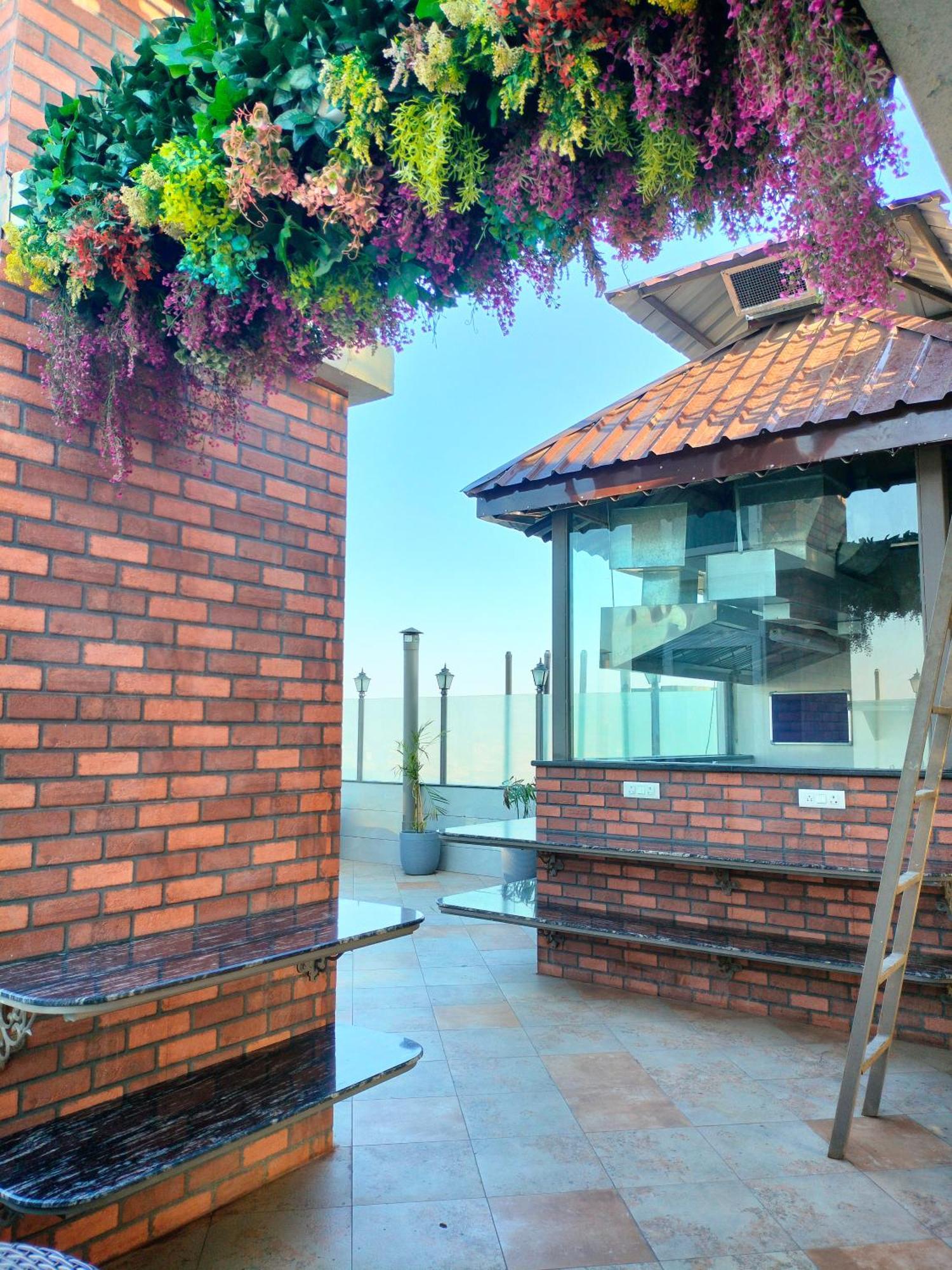 Hiraya Hotels Mohali Kültér fotó