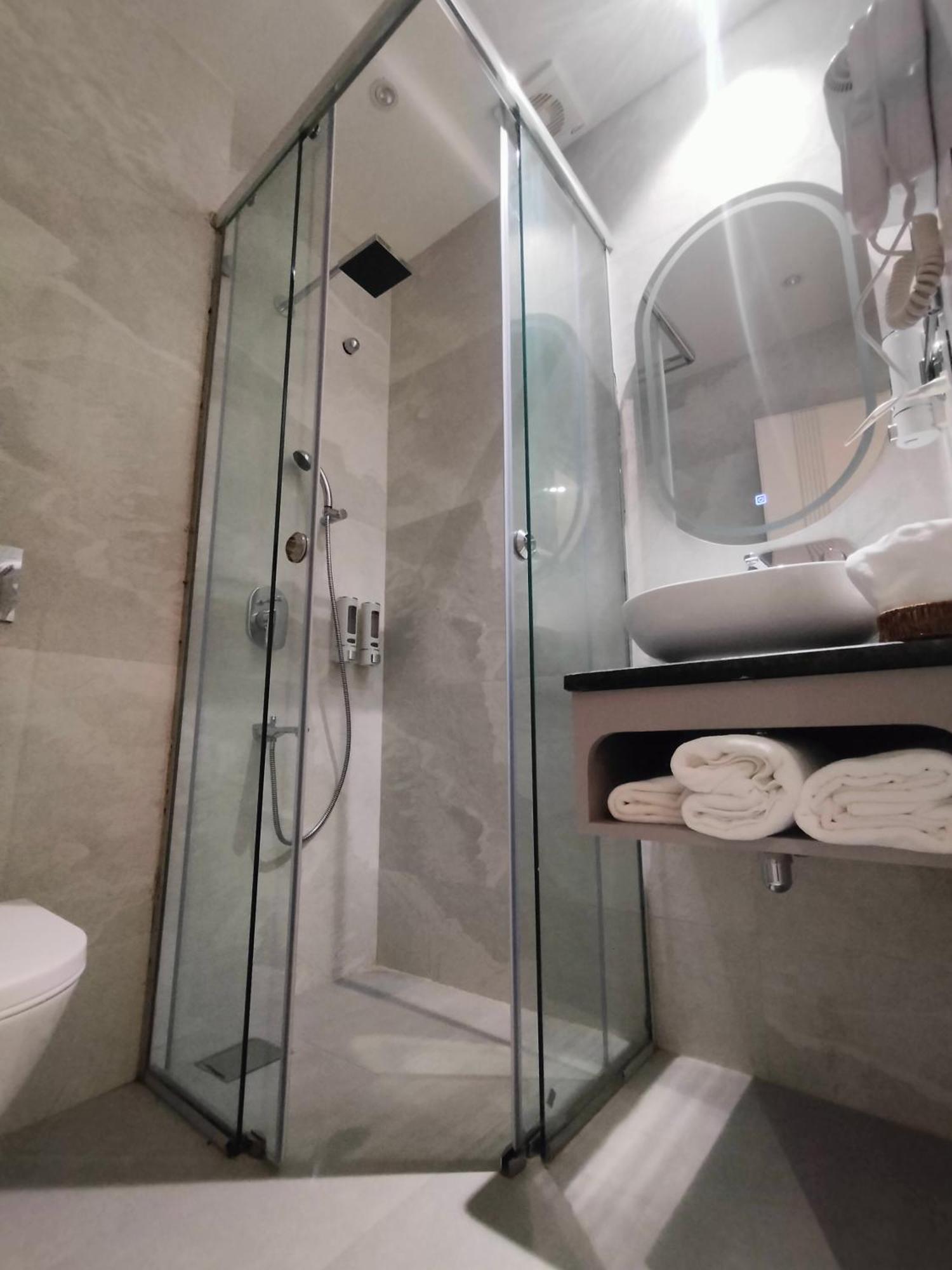 Hiraya Hotels Mohali Kültér fotó