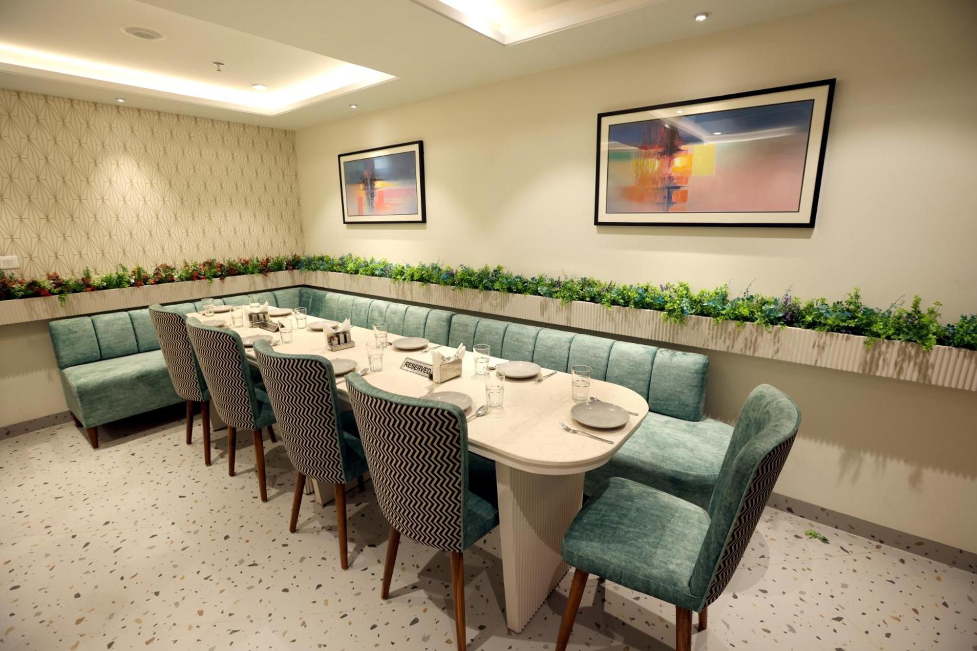 Hiraya Hotels Mohali Kültér fotó