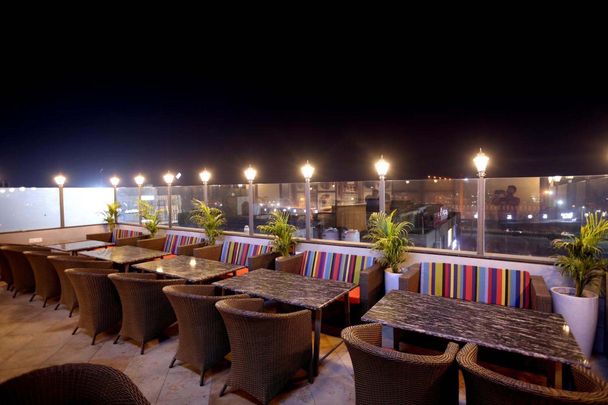Hiraya Hotels Mohali Kültér fotó