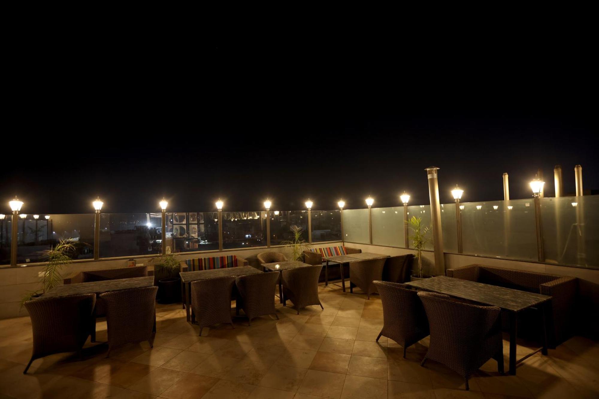 Hiraya Hotels Mohali Kültér fotó